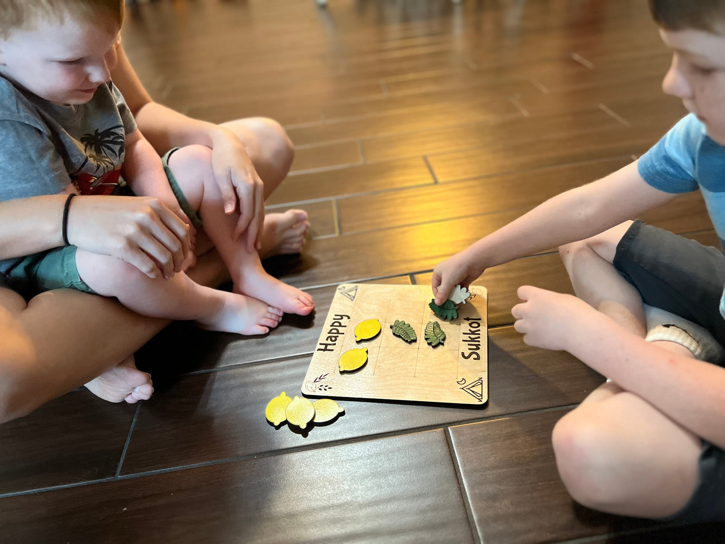 Sukkot Tic-Tac-Toe Game